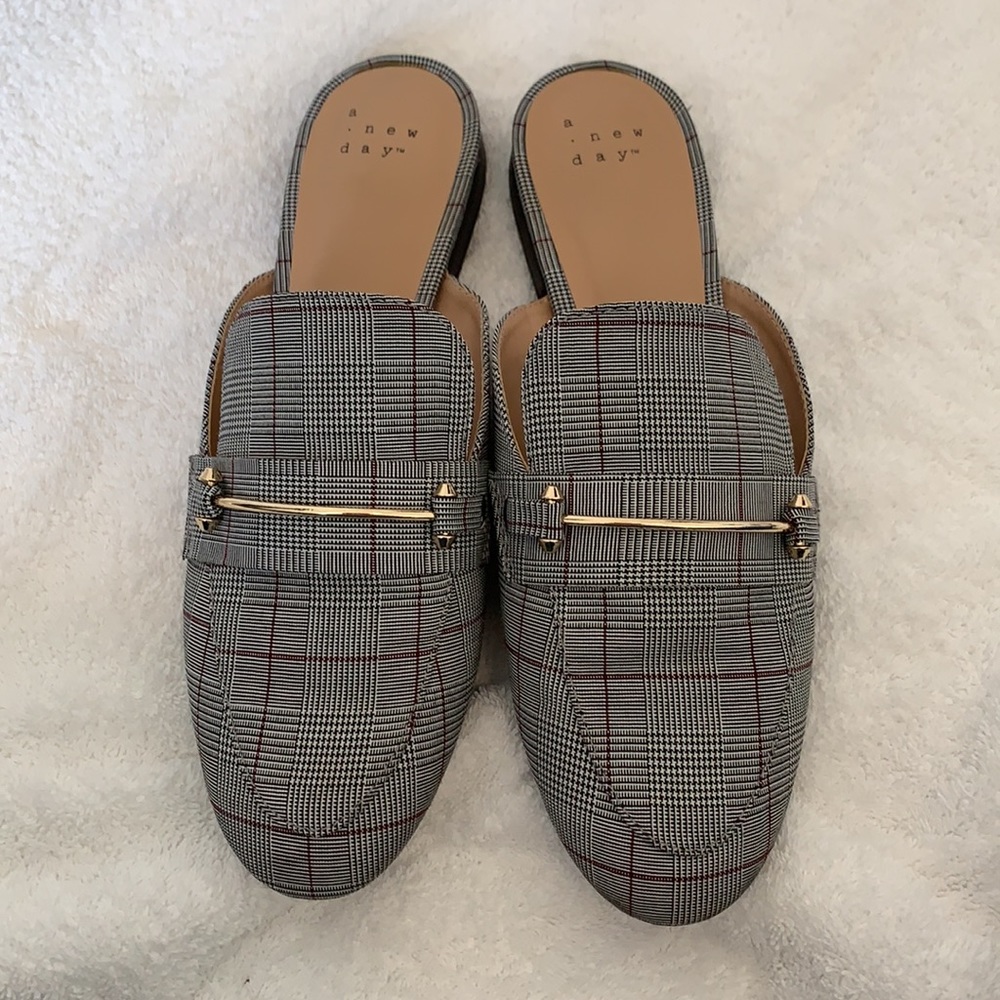 A New Day Remmy Grey Mule. - Picture 3 of 11